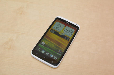 「轉貼」強調四大功能的 hTC One X 與 One V ，四月初正式在台販售 - 電腦王阿達