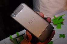 「轉貼」強調四大功能的 hTC One X 與 One V ，四月初正式在台販售 - 電腦王阿達