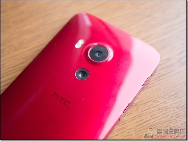 HTC-Butterfly3-12