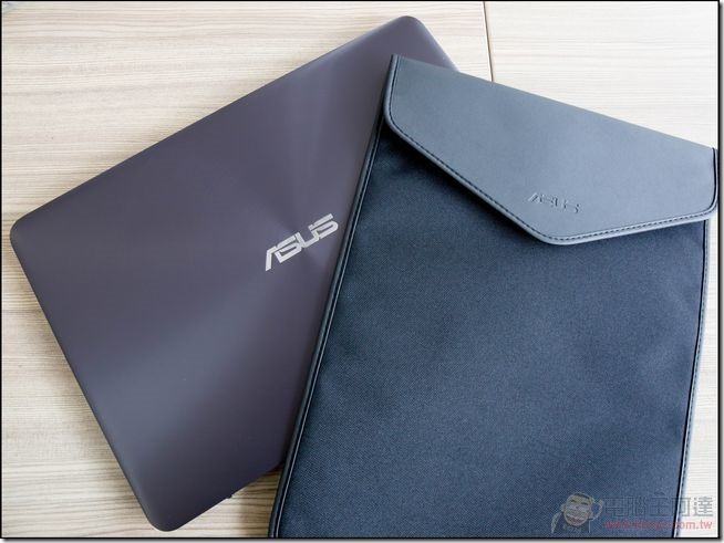 ASUS-UX305-I7-06