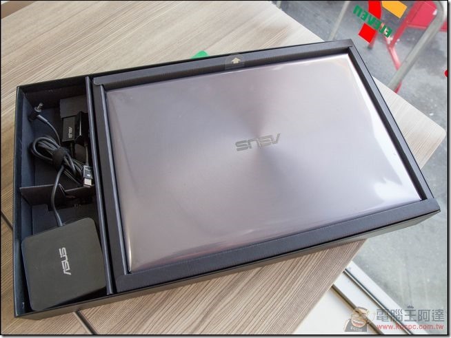 ASUS-UX303LB-03