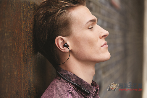 Jabra_Halo_Fusion_Lifestyle_02(縮)