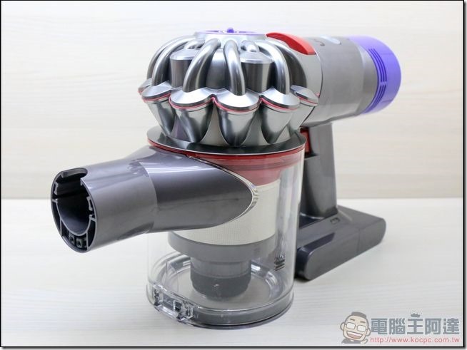 Dyson-V8-Fluffy-05