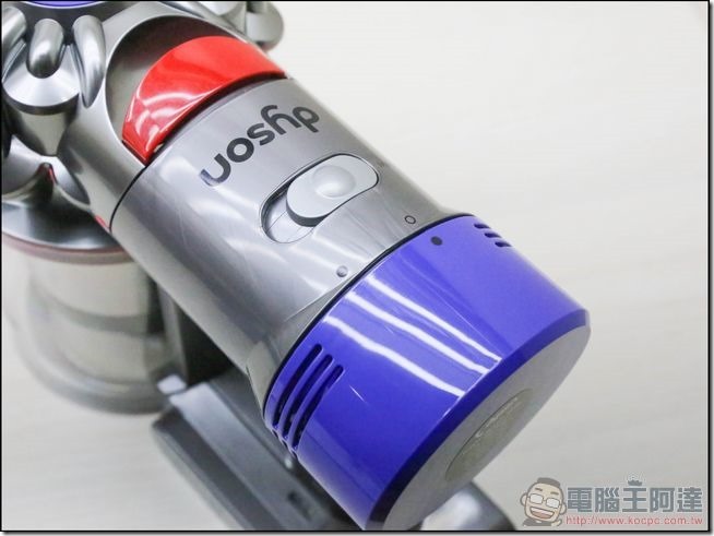 Dyson-V8-Fluffy-13