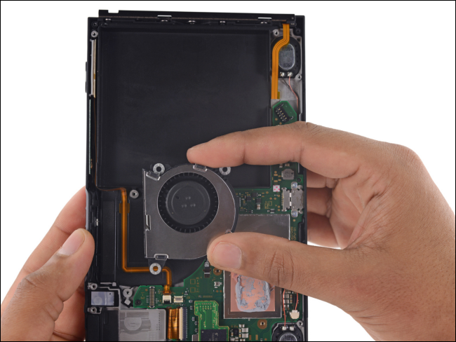 iFixit 發表 Nintendo Switch 拆解介紹，給出維修分數 8 分 - 電腦王阿達