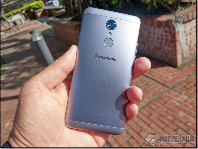 Panasonic ELUGA WE 開箱 -14