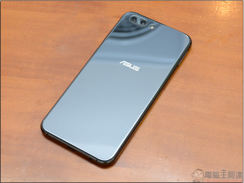 ASUS 傾盡全力發表多款新機，孔劉魅力代言， ZenFone 4 全系列完整介紹 - 電腦王阿達