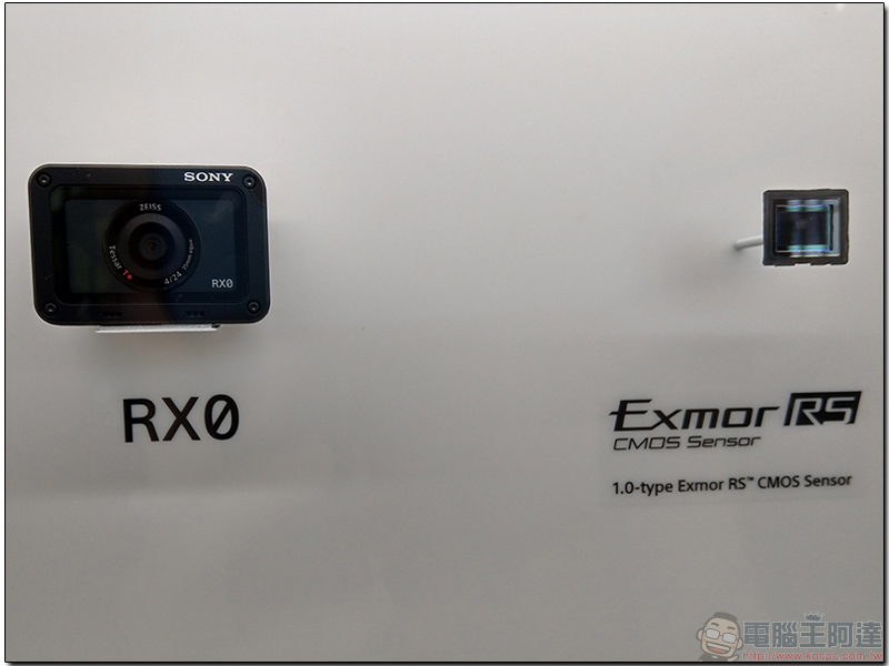 [ IFA 2017 ] 最小 1 吋 CMOS 相機 SONY RX0 運動相機精巧登場，蔡司鏡頭、裸機防水樣樣來 - 電腦王阿達