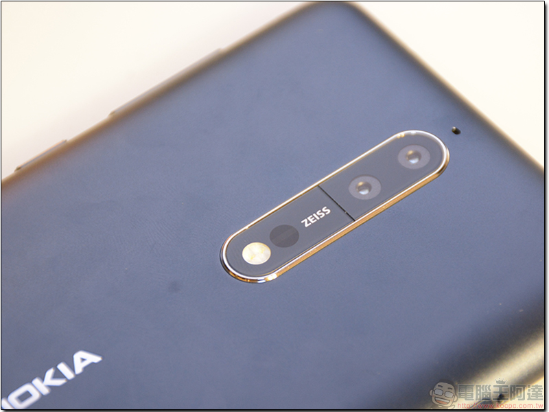 Nokia 8 高階旗艦在台上市，蔡司鏡頭一鍵前後雙拍，怎樣都精彩 - 電腦王阿達