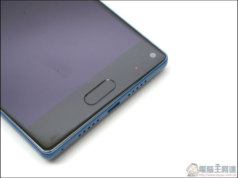 Panasonic ELUGA C 開箱 評測 -11