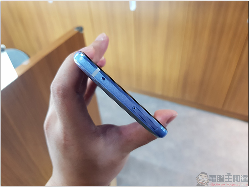 膜斯密碼 HTC U11+ imos近滿版 AG2BC 康寧玻璃保護貼 與機身包膜完整記錄 - 電腦王阿達