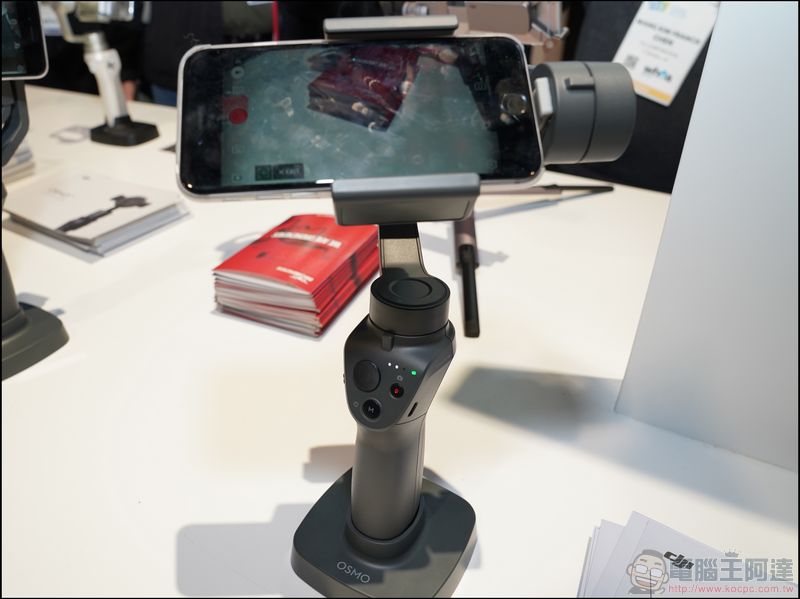 [ CES2018 ] DJI OSMO MOBILE 2 、首款單眼專用 Ronin S 手持穩定器登場 - 電腦王阿達