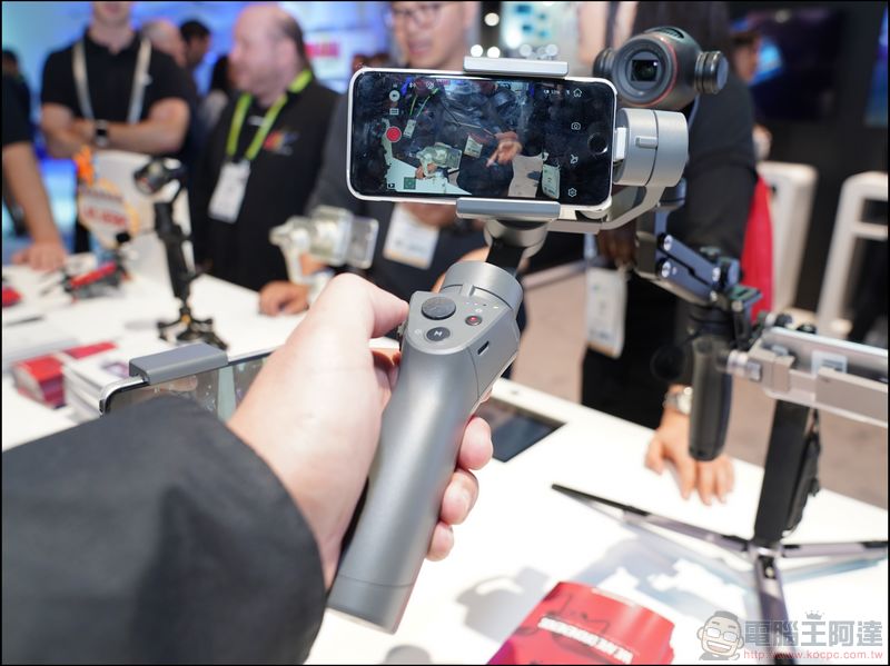 [ CES2018 ] DJI OSMO MOBILE 2 、首款單眼專用 Ronin S 手持穩定器登場 - 電腦王阿達