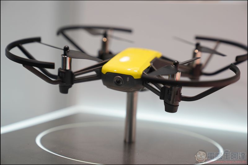 [ CES2018 ] DJI Tello 最新小型空拍機登場 價格僅 3500 元 - 電腦王阿達