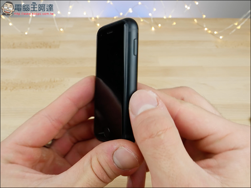 史上最小 iPhone ？只有 iPhone 8 Plus 的四分之一大小 - 電腦王阿達