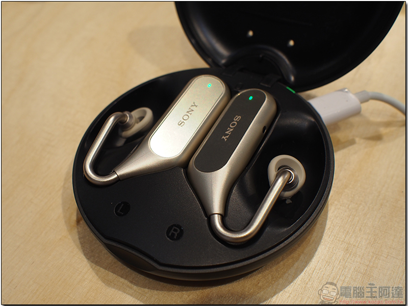  Sony Xperia Ear Duo 