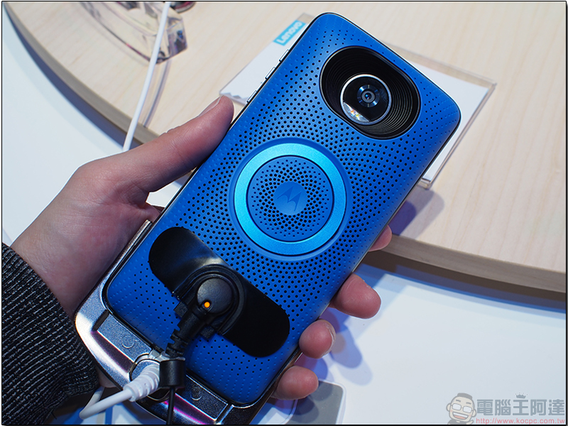 [ MWC 2018 ] Moto 展出多款全新 擴充模組 ，健康、娛樂、生產力一應俱全 - 電腦王阿達