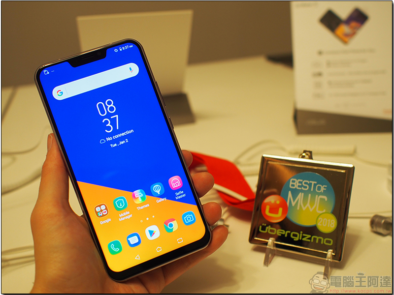 [ MWC 2018 ] Asus ZenFone 5 系列新機外觀動眼看，上市日期指日可待 - 電腦王阿達