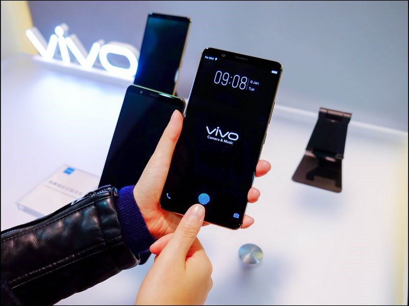 vivo 螢幕指紋辨識 歷經刮痕摧殘還能不能用？有人直接暴力測試！ - 電腦王阿達