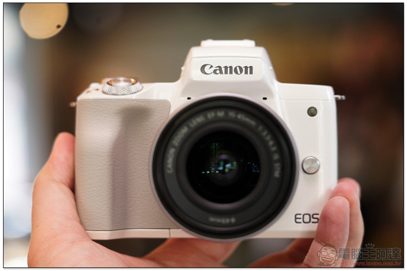 Vlogger 注意！搭載全翻轉螢幕的 Canon EOS M50 無反相機在台登場 - 電腦王阿達