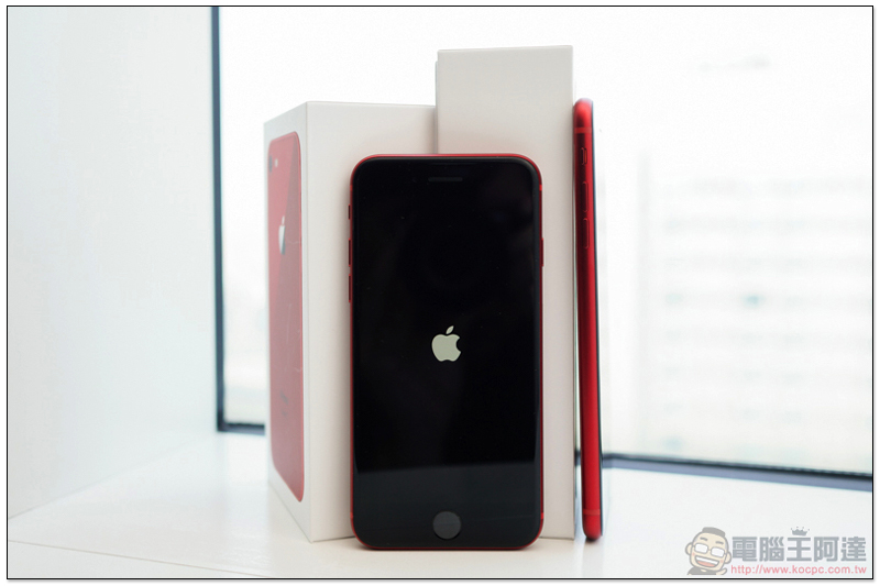 iPhone 8 / iPhone 8 Plus (PRODUCT) RED Special Edition 開箱 動手玩 - 電腦王阿達