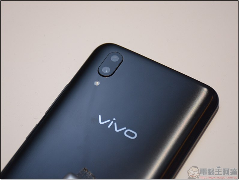 首款螢幕下指紋辨識手機 vivo X21 發表 ，5/4 正式開賣 - 電腦王阿達