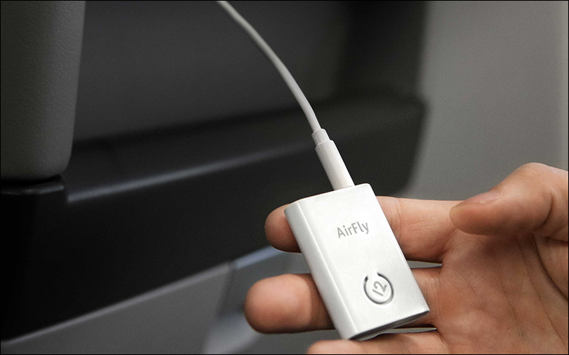 Twelve South 推無線收發器 AirFly ，搭機也能用 AirPods 使用艙內娛樂系統 - 電腦王阿達