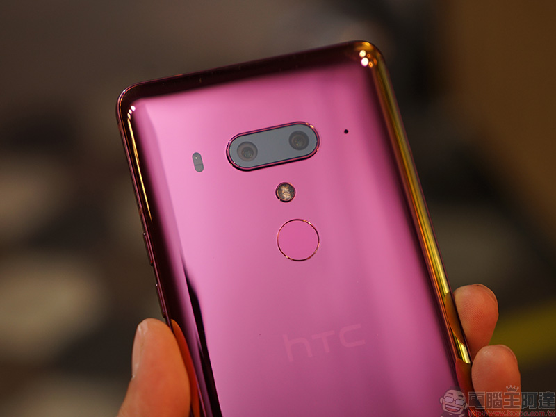 HTC U12+ 耀眼紅色就交給 HTC 認證的 imos 2.5D 滿版康寧玻璃保護貼 + 全機包膜 來守護！ - 電腦王阿達