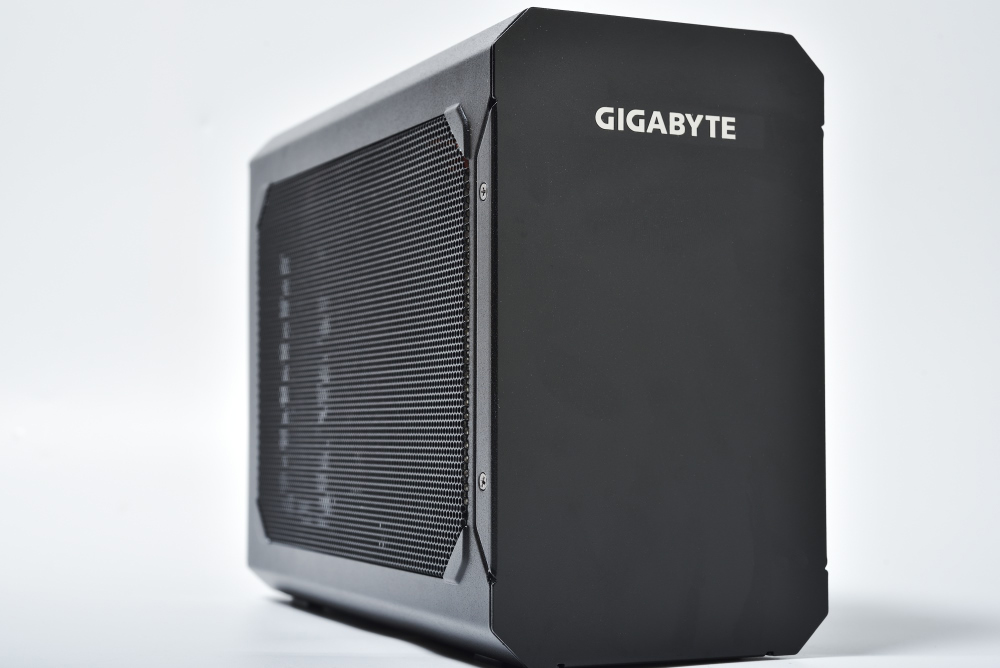 GIGABYTE RX 580 Gaming Box 行動外接顯卡盒 用 Thunderbolt 拯救 Ultrabook - 電腦王阿達