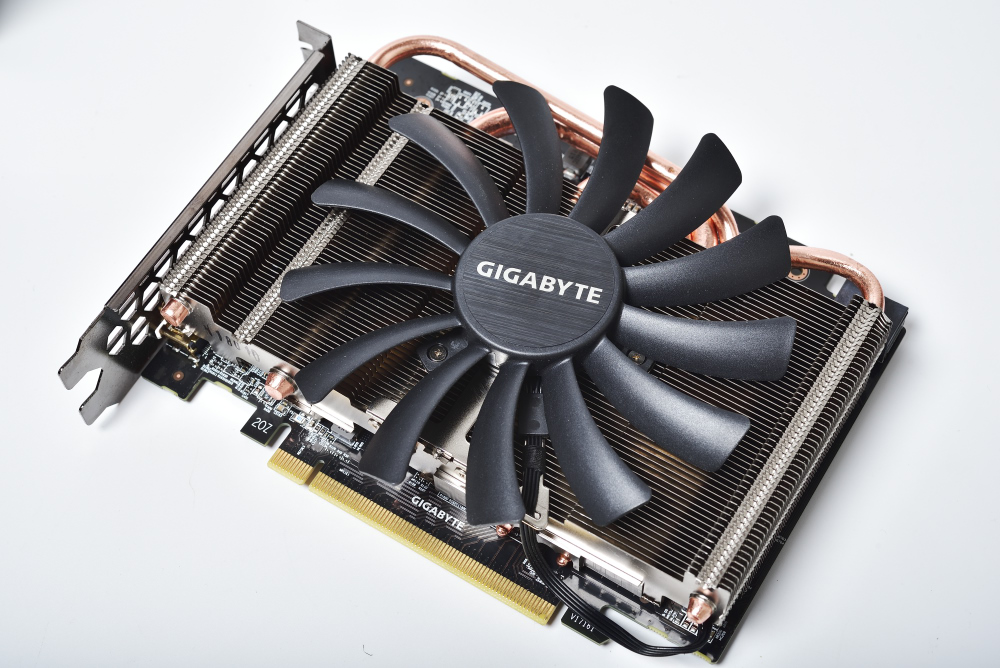 GIGABYTE RX 580 Gaming Box 行動外接顯卡盒 用 Thunderbolt 拯救 Ultrabook - 電腦王阿達