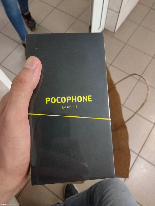 小米 POCOPHONE F1 實機外觀、規格、開箱影片全都露 - 電腦王阿達