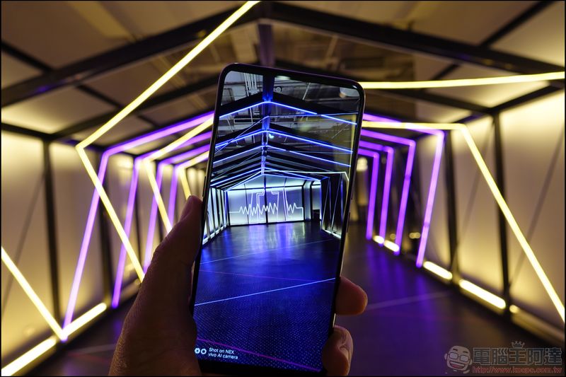vivo NEX 開箱 、評測、評價 世界第一款真零邊界全螢幕、升降式鏡頭超值旗艦 - 電腦王阿達