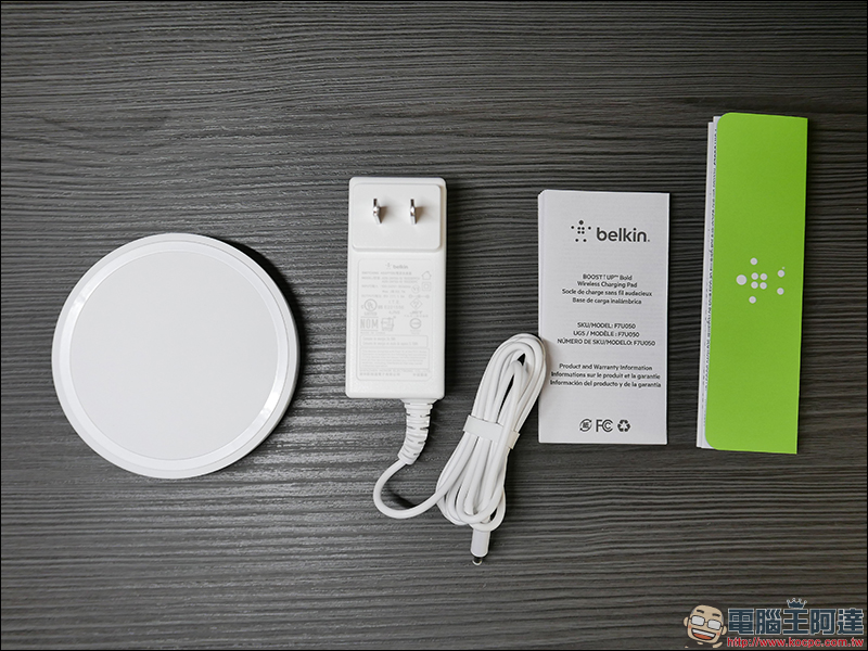 Belkin Boost Up 系列 7.5W/10W 無線充電盤 、 無線充電桌架 動手玩 - 電腦王阿達