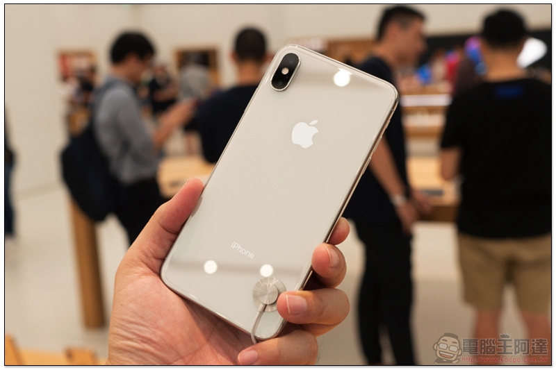 金色超熱門， Apple iPhone XS / XS Max 台灣開賣動手玩 - 電腦王阿達