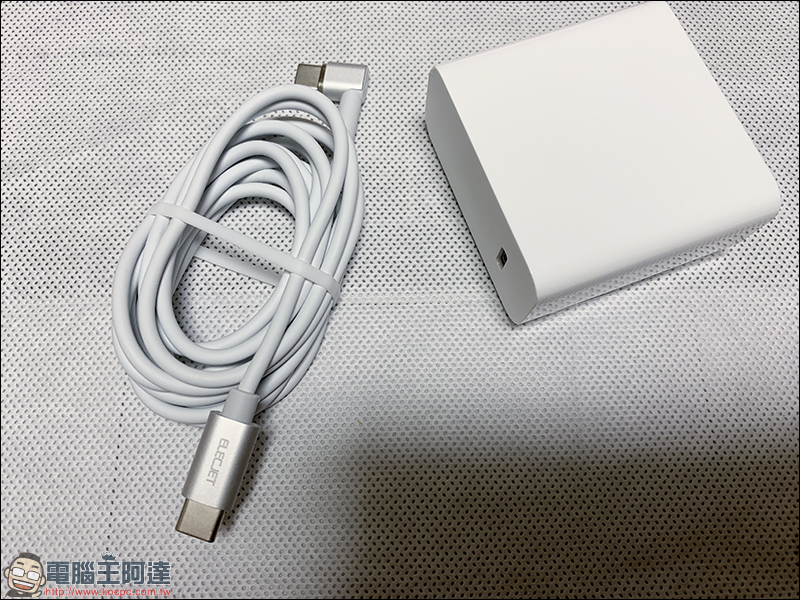 ELECJET 磁吸快充電源線 開箱動手玩： L 型轉角設計更安全，一線多用途超方便！ - 電腦王阿達