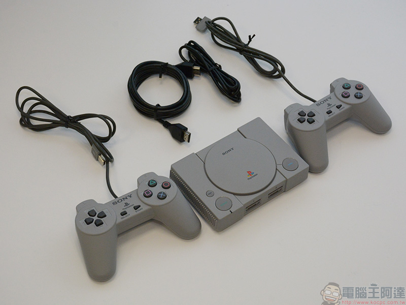 迷你復刻 PlayStation Classic 開箱啦！ 重溫情懷的小巧機身與復古遊戲 - 電腦王阿達