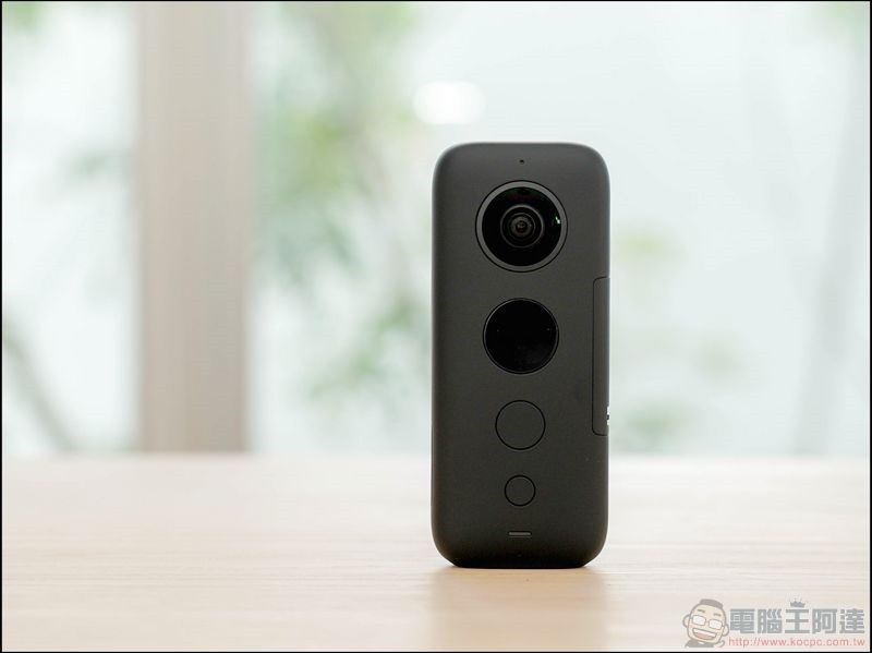 Insta360 Evo 用最新潮的「折疊」方式玩 3D 老梗 - 電腦王阿達