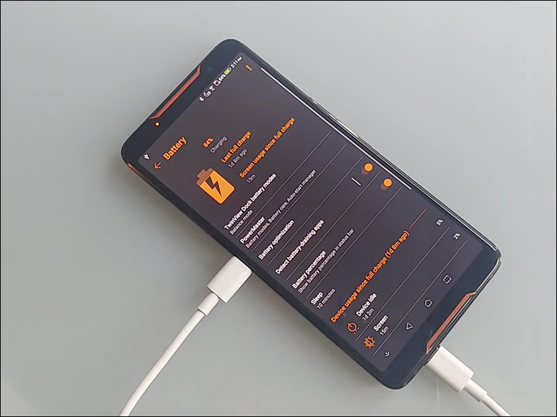 ASUS ROG Phone 被發現能為自己充電，永動機成就達成（？） - 電腦王阿達