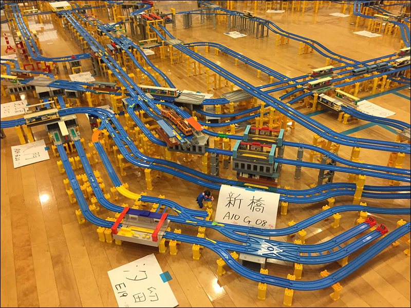 日本鐵道迷 用 TOMY 小火車搭建東京地鐵全路線 - 電腦王阿達