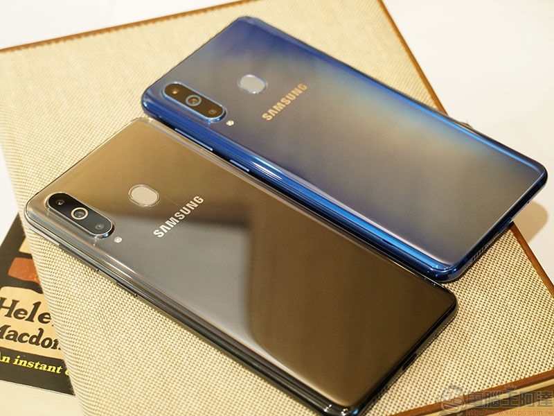 Samsung Galaxy A8s 在台推出，O 極限全螢幕打開你的全視野 - 電腦王阿達