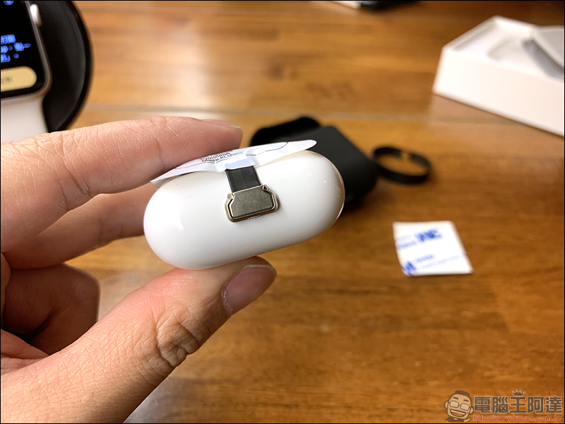 Vinpok Plux 三合一 Qi 無線充電盤 開箱動手玩，比起 AirPower 更強大、超值的無線充電器 - 電腦王阿達