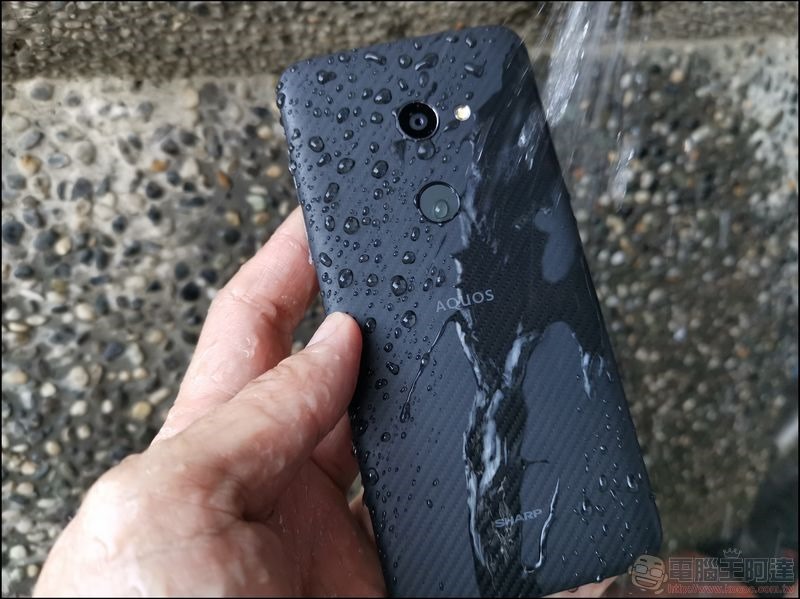 SHARP AQUOS zero 開箱 - 17