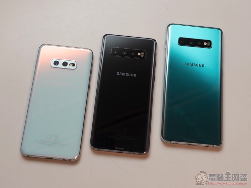 三星 Galaxy S10 系列發表動手玩，「可折疊」旗艦 Galaxy Fold 也如約正式降臨 - 電腦王阿達