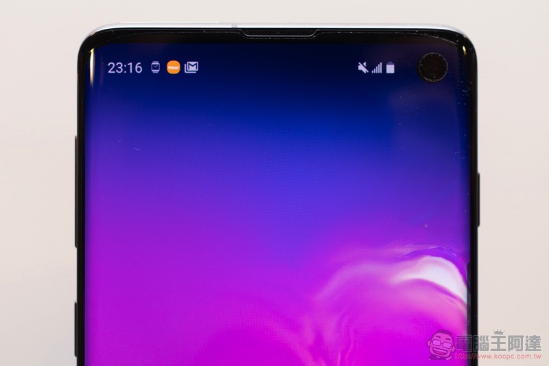 三星 Galaxy S10 系列發表動手玩，「可折疊」旗艦 Galaxy Fold 也如約正式降臨 - 電腦王阿達