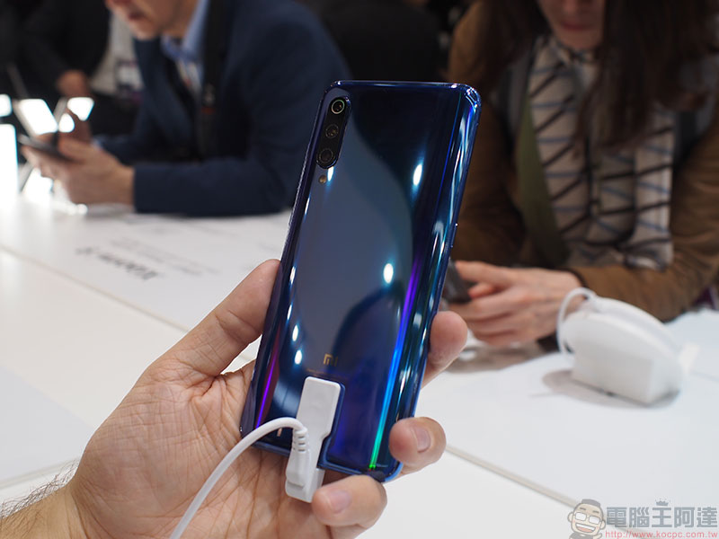 [ MWC2019 ] 全球首款 20W 無線快充旗艦 小米 9 實機動手玩（內含彩蛋：探索版實機照） - 電腦王阿達