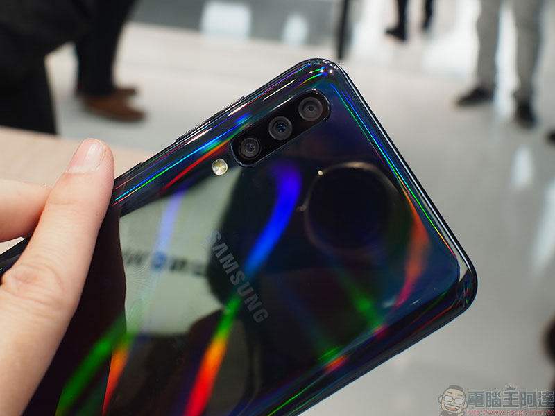 [ MWC2019 ] Samsung Galaxy A50 / A30 推出，展場新鮮實機動眼看 - 電腦王阿達