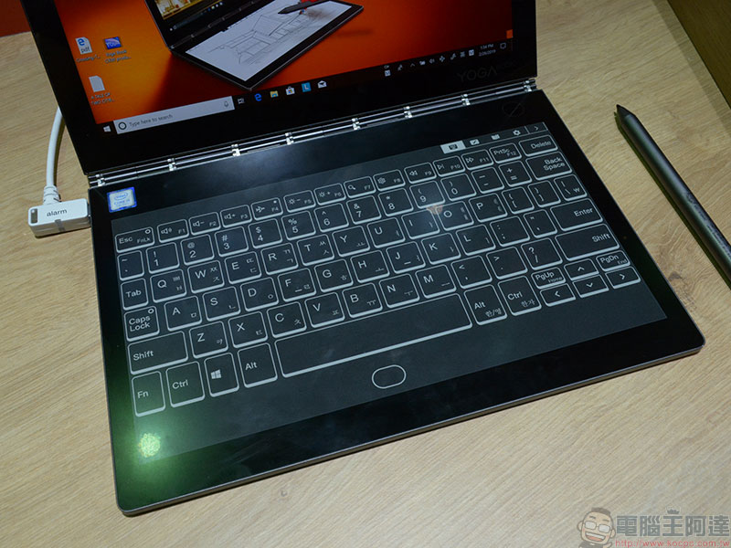 [ MWC2019 ] Lenovo Yoga Book C930 初步動手玩 ，有趣的電子紙應用 - 電腦王阿達