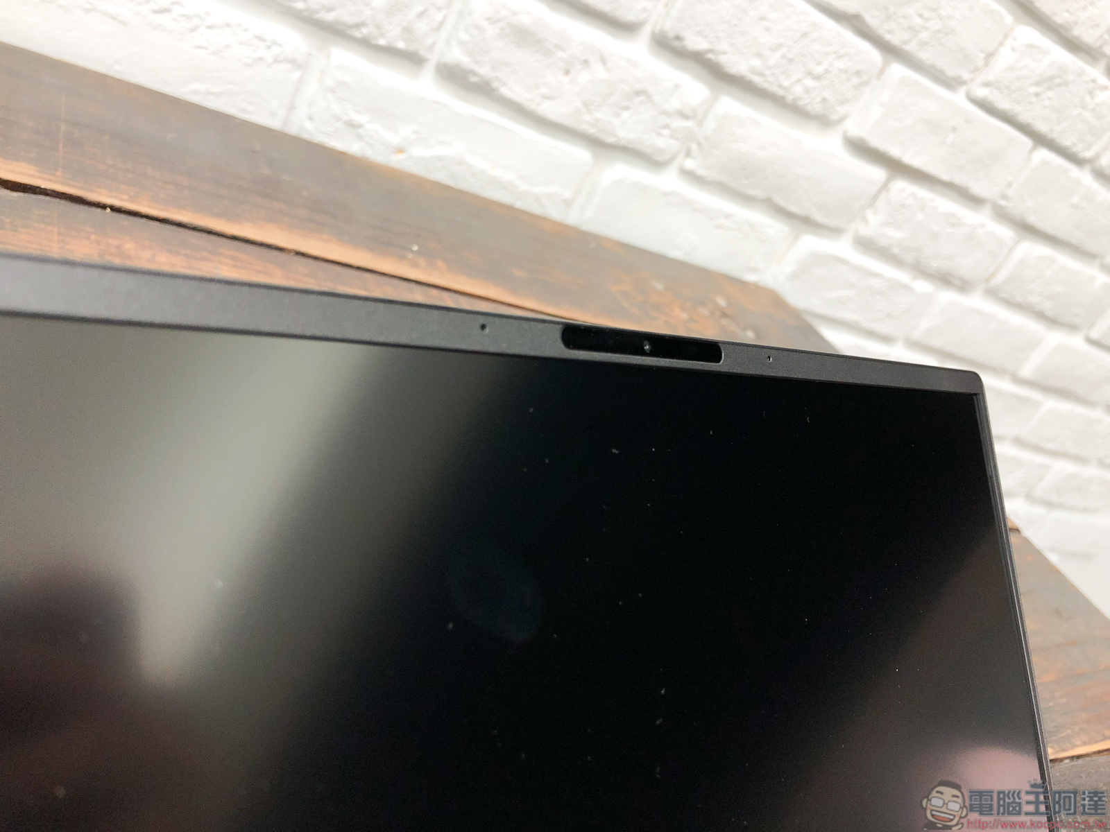 ASUS ZenBook 13 UX333 開箱 、評測，美˙力無邊！世界最迷你 13 吋筆電 - 電腦王阿達