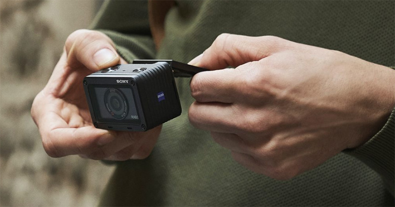 運動相機界的小鋼砲 Sony RX0 II 推出，配備 1.5 吋翻轉螢幕可支援 4K 錄影 - 電腦王阿達