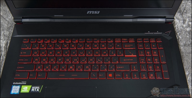 MSI GL73 8SE 開箱 評測 - 07